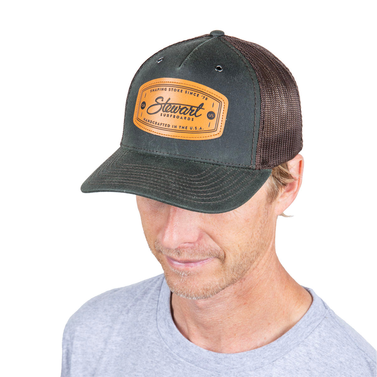  STEWART SHAPING STOKE OLIVE BADGE TRUCKER HAT(Stewart Shaping Stoke Olive Badge Trucker Hat)