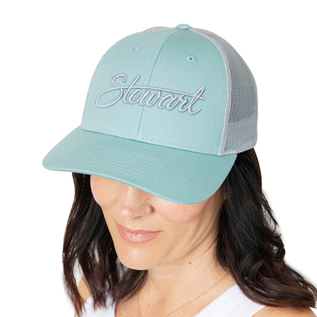  STEWART SCRIPT LOW PRO TRUCKER HAT(Stewart Script Low Pro Trucker Hat)