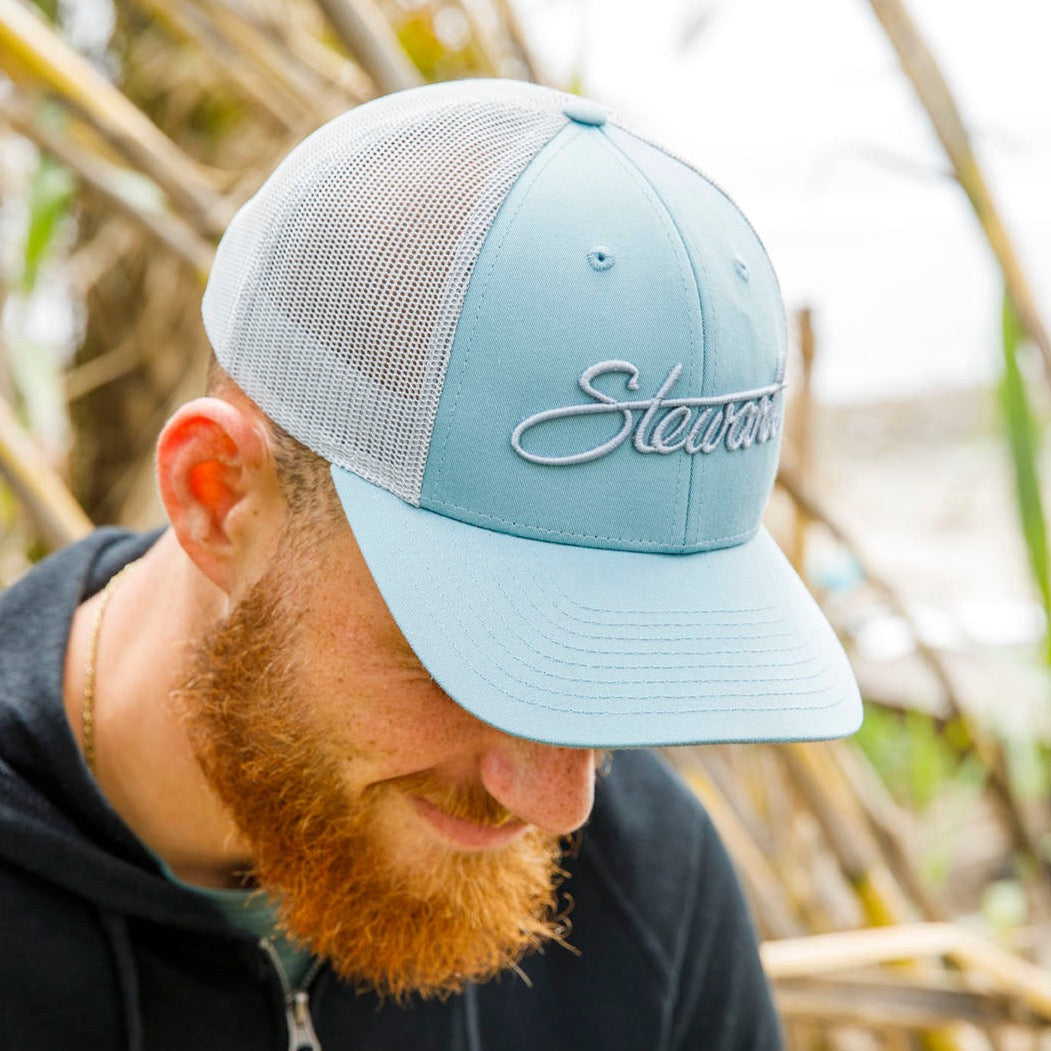  STEWART SCRIPT LOW PRO TRUCKER HAT MED/LRG(Stewart Script Low Pro Trucker Hat Med Lrg)